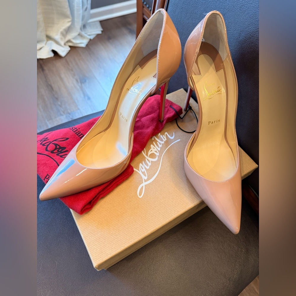 Christian Louboutin Nude Patent Leather Heels - Picture 6 of 7